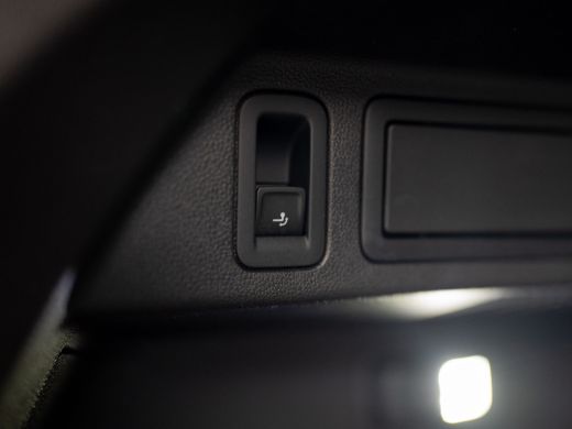 Volkswagen Tiguan 1.5 TSI R-Line Business | Trekhaak wegkl. | Keyless | 20'' | Elk. A-klep | Side Assist | IQ Light... ActivLease financial lease