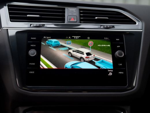 Volkswagen Tiguan 1.5 TSI R-Line Business | Trekhaak wegkl. | Keyless | 20'' | Elk. A-klep | Side Assist | IQ Light... ActivLease financial lease