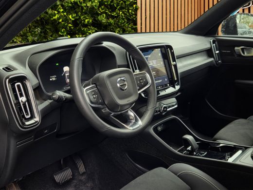 Volvo  EX40 Single Motor Extended Range Ultra Black Edition 82 kWh | Trekhaak | 360 Cam | Pano | Memory | Pil... ActivLease financial lease