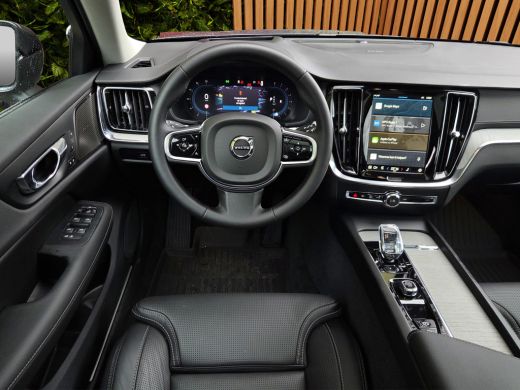 Volvo  V60 2.0 B4 Ultra Dark | Massage/ventilatie | Pano | 360 Cam | Trekhaak | Harman/Kardon | Memory ActivLease financial lease