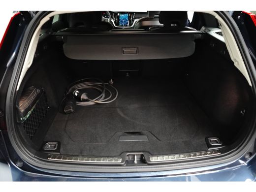 Volvo  V60 T6 Recharge AWD Core Bright | Long Range | Camera | Keyless | Stoelverwarming | Google | 18" | St... ActivLease financial lease