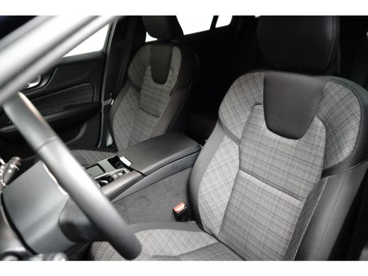 Volvo  V60 T6 Recharge AWD Core Bright | Long Range | Camera | Keyless | Stoelverwarming | Google | 18" | St... ActivLease financial lease