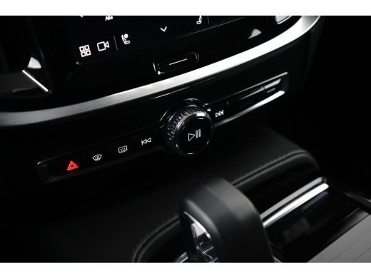 Volvo  V60 T6 Recharge AWD Core Bright | Long Range | Camera | Keyless | Stoelverwarming | Google | 18" | St... ActivLease financial lease