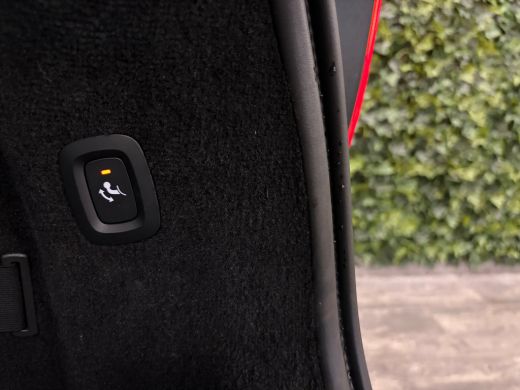 Volvo  V90 T4 Aut. Inscription Luxury | Vol! | Trekhaak | Stoelventilatie | Schuifdak | 360&deg; Camera | Head-U... ActivLease financial lease