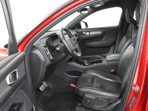 Volvo  XC40 Recharge P8 AWD R-Design | SOH 92% | Stoel & stuurverwarming | Trekhaak | Warmtepomp | Leder/Alca... ActivLease financial lease