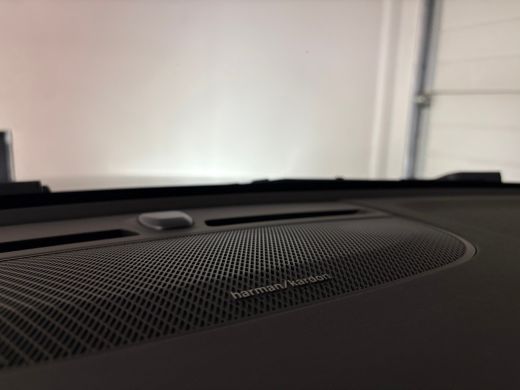 Volvo  XC40 T4 Recharge Plus Dark | Harman Kardon | Michelin All Season | Bestuurdersstoel elektrisch geheuge... ActivLease financial lease