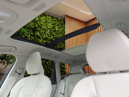 Volvo  XC60 2.0 T6 Plug-in hybrid AWD Inscription | Trekhaak | Camera | Pano | Harman/Kardon | Memory ActivLease financial lease