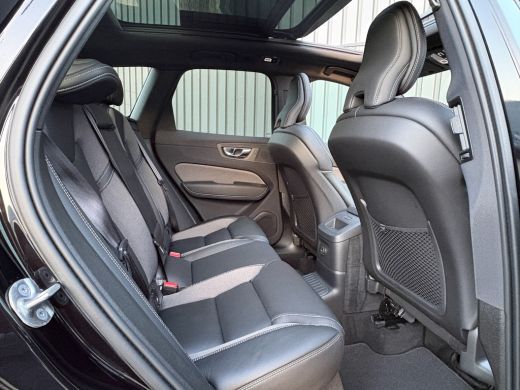 Volvo  XC60 2.0 T6 Plug-in hybrid AWD Plus Dark | 360 Camera | Harman/Kardon | Trekhaak | Panodak | Dodehoek ... ActivLease financial lease