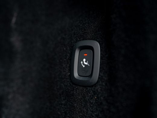 Volvo  XC60 2.0 T6 Plug-in hybrid AWD Plus Dark | 360 Camera | Harman/Kardon | Trekhaak | Panodak | Dodehoek ... ActivLease financial lease