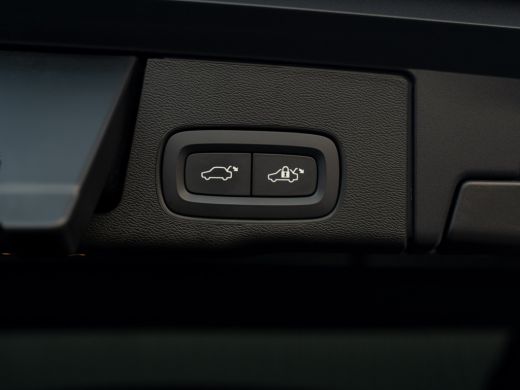 Volvo  XC60 2.0 T6 Plug-in hybrid AWD Plus Dark | 360 Camera | Harman/Kardon | Trekhaak | Panodak | Dodehoek ... ActivLease financial lease