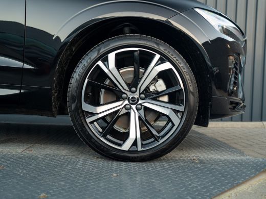 Volvo  XC60 2.0 T6 Plug-in hybrid AWD Plus Dark | 360 Camera | Harman/Kardon | Trekhaak | Panodak | Dodehoek ... ActivLease financial lease