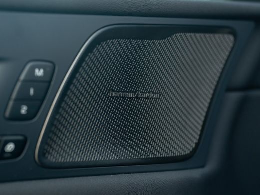 Volvo  XC60 2.0 T6 Plug-in hybrid AWD Plus Dark | 360 Camera | Harman/Kardon | Trekhaak | Panodak | Dodehoek ... ActivLease financial lease