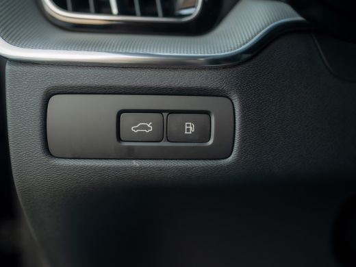 Volvo  XC60 2.0 T6 Plug-in hybrid AWD Plus Dark | 360 Camera | Harman/Kardon | Trekhaak | Panodak | Dodehoek ... ActivLease financial lease