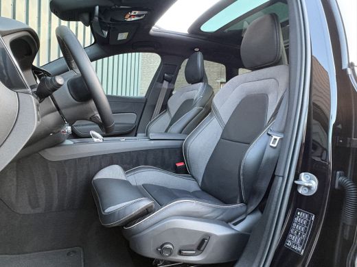 Volvo  XC60 2.0 T6 Plug-in hybrid AWD Plus Dark | 360 Camera | Harman/Kardon | Trekhaak | Panodak | Dodehoek ... ActivLease financial lease