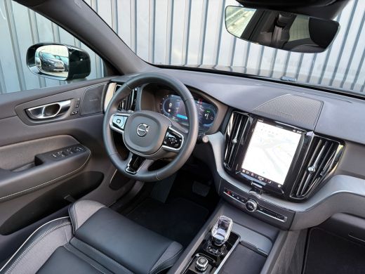 Volvo  XC60 2.0 T6 Plug-in hybrid AWD Plus Dark | 360 Camera | Harman/Kardon | Trekhaak | Panodak | Dodehoek ... ActivLease financial lease