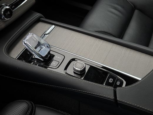 Volvo  XC90 2.0 T8 Plug-in hybrid AWD Ultra Dark | Full Option! | Bowers&Wilkins | Luchtvering | Massage/vent... ActivLease financial lease