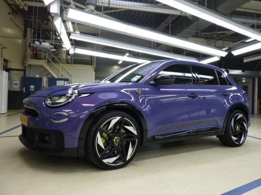 Abarth 600e Scorpionissima 54 kWh 280pk | SABELT-Seats | Torsen-Sper differentieel | Adaptive Cruise | Alcant...