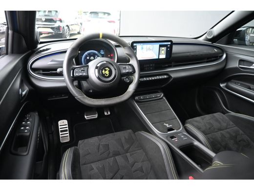 Abarth 600e Scorpionissima 54 kWh 280pk | SABELT-Seats | Torsen-Sper differentieel | Adaptive Cruise | Alcant... ActivLease financial lease