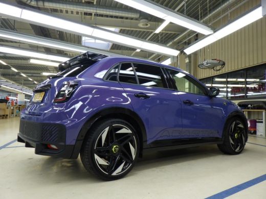 Abarth 600e Scorpionissima 54 kWh 280pk | SABELT-Seats | Torsen-Sper differentieel | Adaptive Cruise | Alcant... ActivLease financial lease