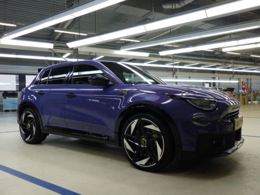 Abarth 600e Scorpionissima 54 kWh 280pk | SABELT-Seats | Torsen-Sper differentieel | Adaptive Cruise | Alcant... ActivLease financial lease