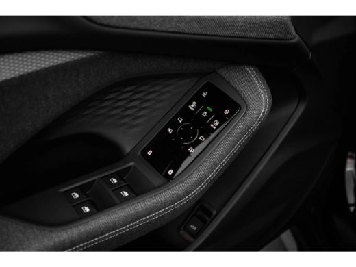 Audi A5 Avant 2.0 e-hybrid quattro S edition | Tech Pro | Trekhaak | Optiek zwart | Privacy glas | Lichtp... ActivLease financial lease