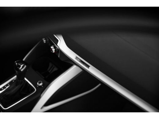 Audi Q2 35 TFSI S Edition | Adaptieve cruise control | Optiek zwart | Comfortpakket | Privacy glas ActivLease financial lease