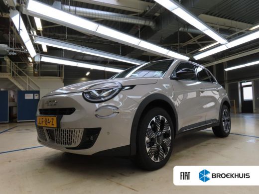 Fiat 600 1.2 Hybrid La Prima 145pk 8 Jaar Garantie! | Massage | Elektr. Stoelen | Elektr. Achterklep | Ada...