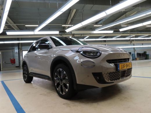 Fiat 600 1.2 Hybrid La Prima 145pk 8 Jaar Garantie! | Massage | Elektr. Stoelen | Elektr. Achterklep | Ada... ActivLease financial lease