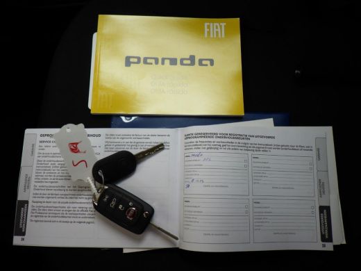 Fiat Panda 1.0 Hybrid City 8 Jaar Garantie! | Parkeersensoren | Airco | Cruise Control | Bluetooth | DAB+ | ... ActivLease financial lease