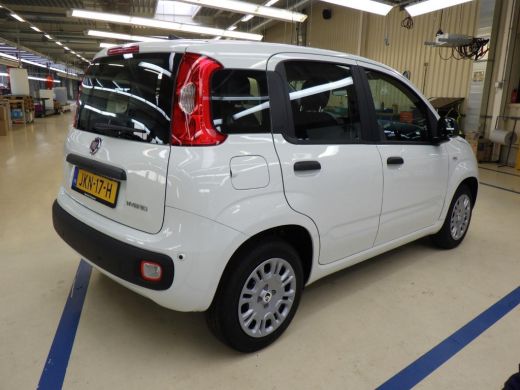 Fiat Panda 1.0 Hybrid City 8 Jaar Garantie! | Parkeersensoren | Airco | Cruise Control | Bluetooth | DAB+ | ... ActivLease financial lease