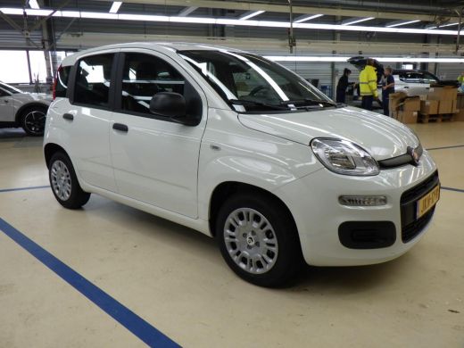 Fiat Panda 1.0 Hybrid City 8 Jaar Garantie! | Parkeersensoren | Airco | Cruise Control | Bluetooth | DAB+ | ... ActivLease financial lease