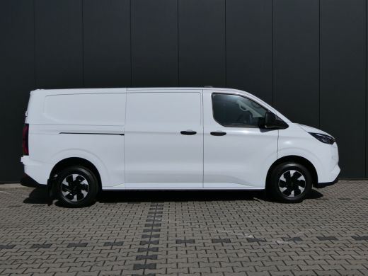 Ford E-Transit Custom 320 L2H1 Trend 65 kWh | 2300kg Trekgewicht | Lengte 2! | Camera | Stoelverwarming | Verwarmde Voo... ActivLease financial lease