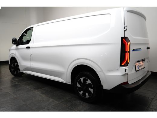 Ford E-Transit Custom 320 L2H1 Trend 65 kWh | 2300kg Trekgewicht | Lengte 2! | Camera | Stoelverwarming | Verwarmde Voo... ActivLease financial lease