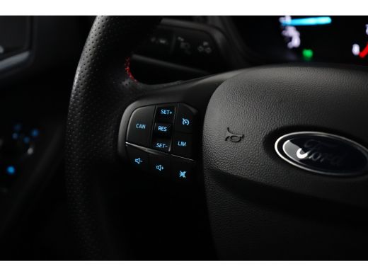 Ford Focus 1.0 EcoBoost Hybrid ST Line | Winterpack | Camera | LED | Cruise Control | Keyless Entry/Go | DAB... ActivLease financial lease