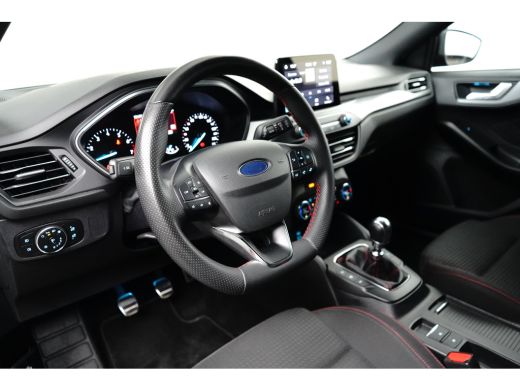 Ford Focus 1.0 EcoBoost Hybrid ST Line | Winterpack | Camera | LED | Cruise Control | Keyless Entry/Go | DAB... ActivLease financial lease