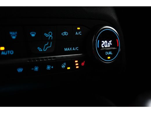 Ford Focus 1.0 EcoBoost Hybrid ST Line | Winterpack | Camera | LED | Cruise Control | Keyless Entry/Go | DAB... ActivLease financial lease