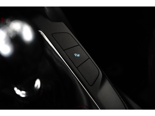 Ford Focus 1.0 EcoBoost Hybrid ST Line | Winterpack | Camera | LED | Cruise Control | Keyless Entry/Go | DAB... ActivLease financial lease