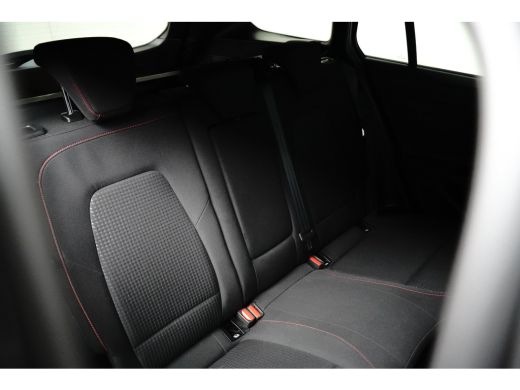 Ford Focus 1.0 EcoBoost Hybrid ST Line | Winterpack | Camera | LED | Cruise Control | Keyless Entry/Go | DAB... ActivLease financial lease