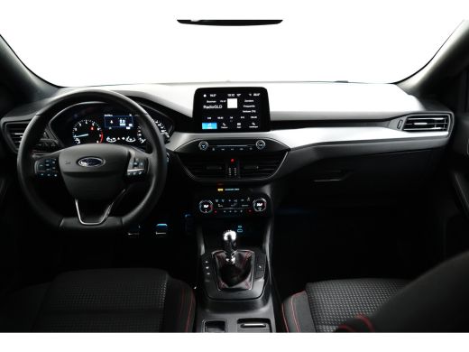 Ford Focus 1.0 EcoBoost Hybrid ST Line | Winterpack | Camera | LED | Cruise Control | Keyless Entry/Go | DAB... ActivLease financial lease