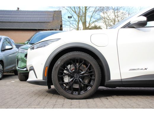 Ford Mustang Mach-E Mach-E Extended RWD 98 kWh VOL! | PANO DAK | 20'' LMV | TREKHAAK | B&O AUDIO | ALL SEASON | 360 C... ActivLease financial lease