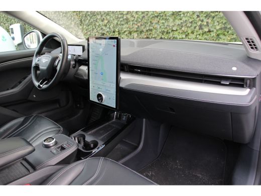 Ford Mustang Mach-E Mach-E Extended RWD 98 kWh VOL! | PANO DAK | 20'' LMV | TREKHAAK | B&O AUDIO | ALL SEASON | 360 C... ActivLease financial lease