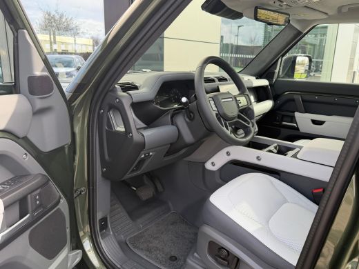 Land Rover Defender 110 P300e X-Dynamic HSE | Pano | El. trekhaak | Koelbox | Black Pack | Cold Climate | Alcantara h... ActivLease financial lease