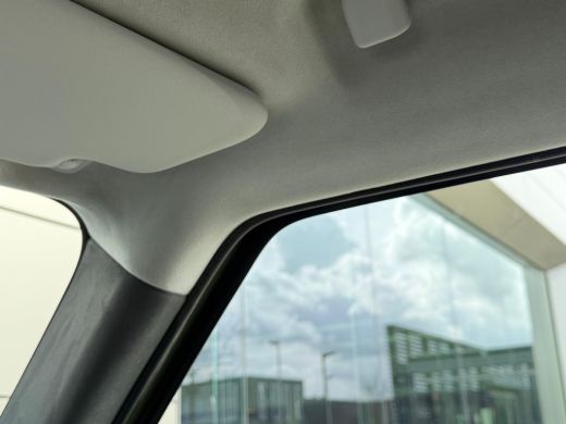 Land Rover Defender 110 P300e X-Dynamic HSE | Pano | El. trekhaak | Koelbox | Black Pack | Cold Climate | Alcantara h... ActivLease financial lease