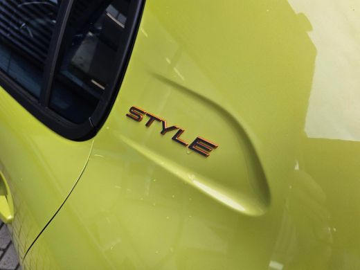 Peugeot 208 1.2 PureTech Style Navigatie | Cruise Control | 6-Versnellingen | Parkeer Sensoren ActivLease financial lease