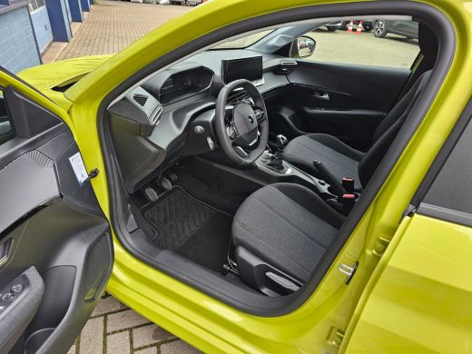 Peugeot 208 1.2 PureTech Style Navigatie | Cruise Control | 6-Versnellingen | Parkeer Sensoren ActivLease financial lease