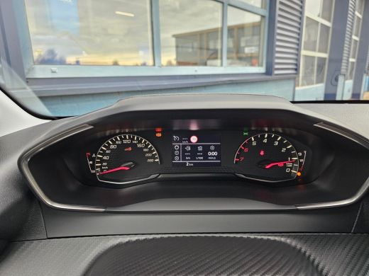 Peugeot 208 1.2 PureTech Style Navigatie | Cruise Control | 6-Versnellingen | Parkeer Sensoren ActivLease financial lease