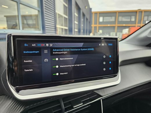 Peugeot 208 1.2 PureTech Style Navigatie | Cruise Control | 6-Versnellingen | Parkeer Sensoren ActivLease financial lease