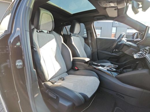 Peugeot e-2008 EV GT Pack 50 kWh 3 Fase | Schuif-/Kanteldak | Adaptive Cruise | Leder | Alcantara | Dodehoek-Det... ActivLease financial lease
