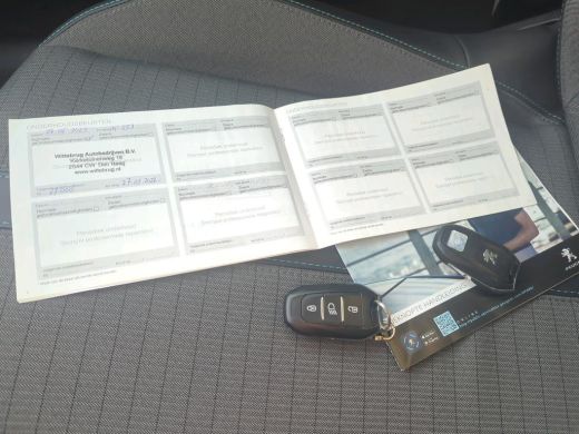 Peugeot e-208 EV Allure Pack 50 kWh 3 Fase 11kW | Navigatie | Achteruitrijcamera | Keyless-Start | Full-LED | G... ActivLease financial lease