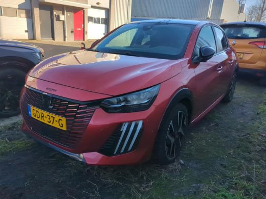 Peugeot e-208 EV GT 51 kWh | Afn. Trekhaak | Massage | Alcantara | Elektr. Stoelen | Warmtepomp | Stoelverwarmi...